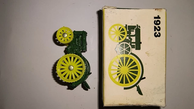 1923 John Deere Model D Tractor Toy No. 563 Made In U.s.