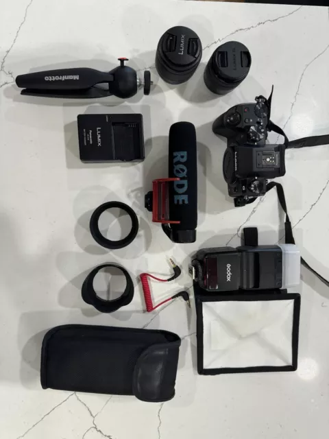 Panasonic LUMIX G7 16 MP Mirrorless Interchangeable Lens Camera - Black