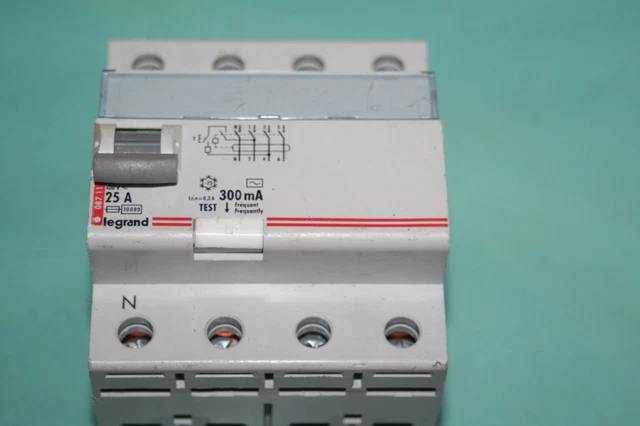 Interrupteur Différentiel SCHUPA 4*40A 300mA – Occasion