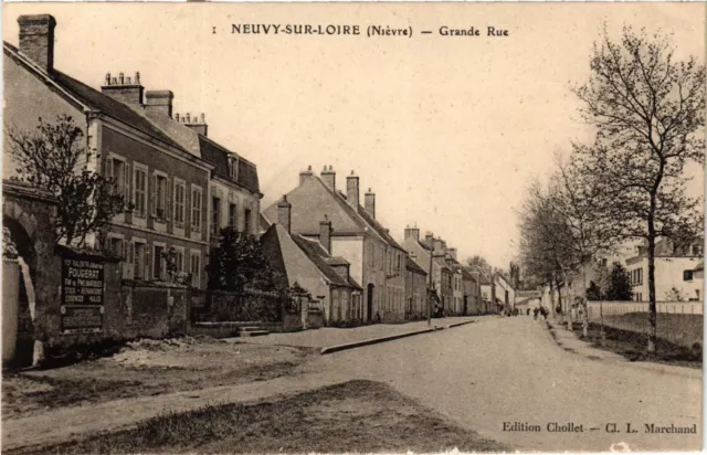 CPA NEUVY-sur-LOIRE - Grande Rue (293133)