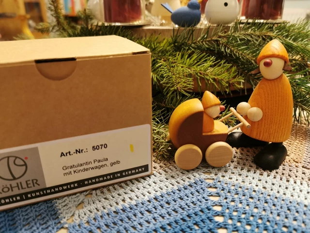 Björn Köhler Erzgebirge Gratulantin Paula mit Kinderwagen