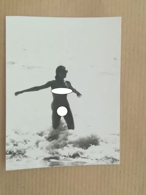 vj21 curiosa circa 1970 photo amateur nu artistique plage mer modèle féminin
