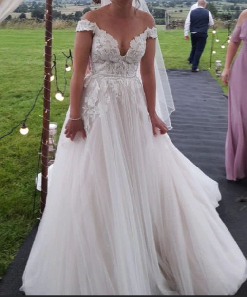 MARTINA LIANA WEDDING dress BRAND NEW size 12 unaltered STUNNING MATERIAL 700.00 PicClick UK