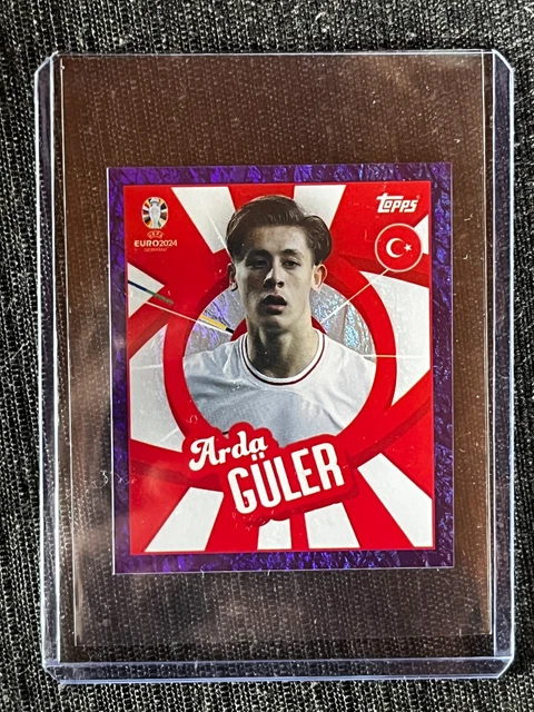 Autocollant Topps EURO 2024 – Hakan Calhanoglu (Turquie) – Purple Parallel Limitée TUR 2 (Neuf)