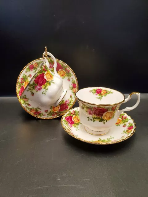 Royal Albert Old Country Roses Bone China Set of 2 Cups Saucers Gold Trim NWT
