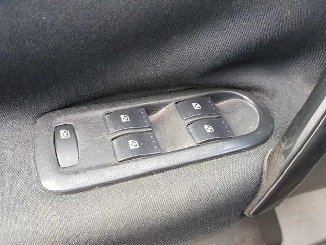 commande léve-glace avant gauche RENAULT SCÉNIC II 1.5 DCI (106 CV) 2005 4596934