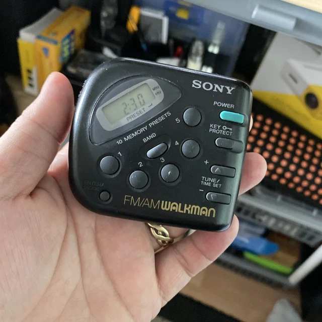 Sony Walkman SRF-M30 FM/AM – Rare – Ouvert Jamais Utilisé
