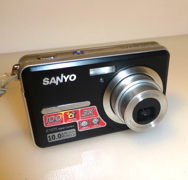 AS IS Lot of 3 Ricoh Capilo 500SE-W Digital Cameras – NTC Tech