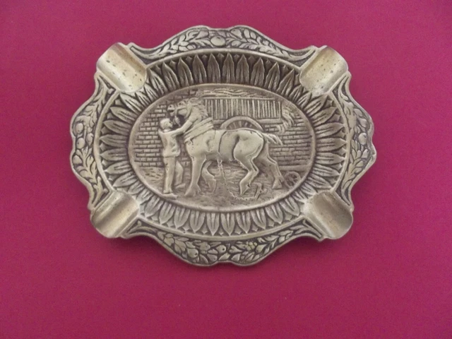 Ancien petit cendrier ou vide poche en bronze - Décoration