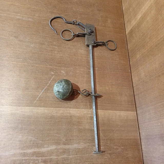 Ancien gros poids de balance romaine en fer forgé 19ème 3.980Kg