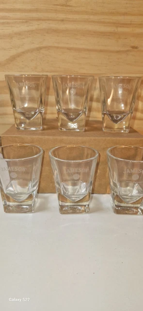 Promo Service Shooters 6 Verres Et Un Support chez GiFi