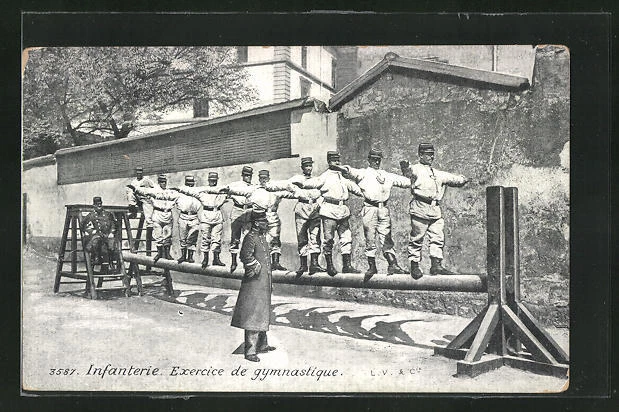 CPA Infanterie, Exercice de gymnastique