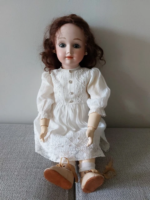 Belle Reproduction Ancienne poupée bouche fermée 42 cm no Jumeau Steiner SFBJ