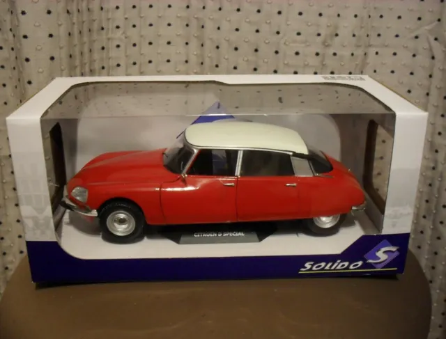 Citroen  Ds  Speciale  Red  1972  Solido    Model   1/18