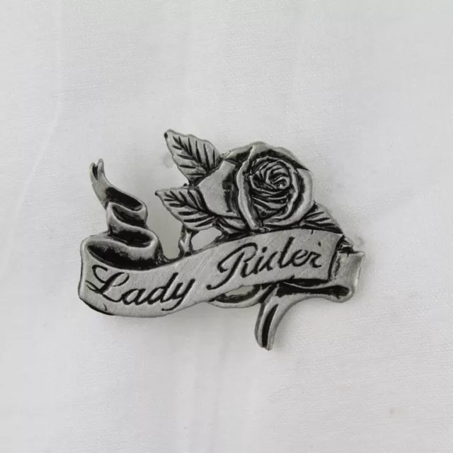 Biker Chopper Motorrad Damen Lady Rider Rose Pin Anstecker Anstecknadel Button