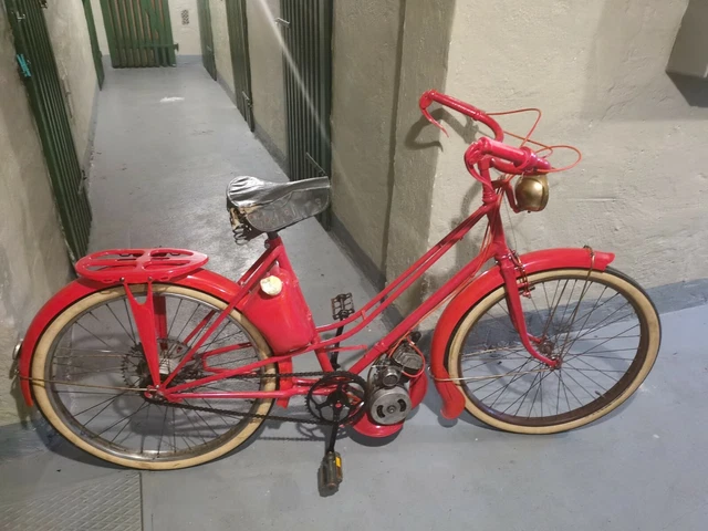 1952 Moteur Auxiliaire 'Hors-Bord de la Bicyclette' Mini-Motor 27 - The