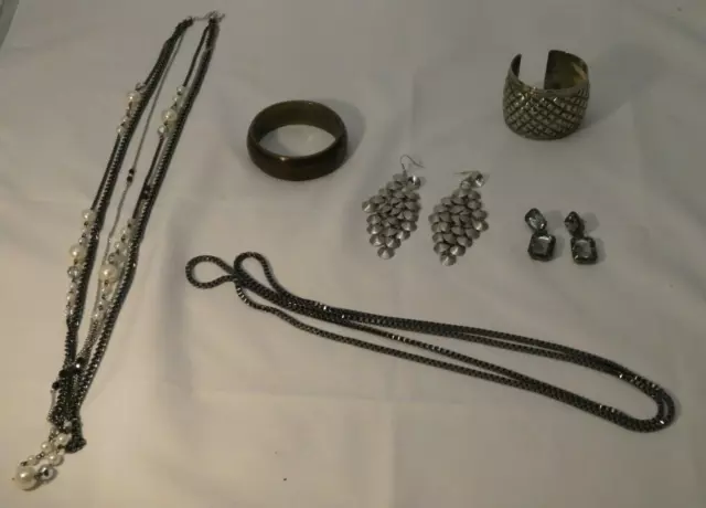 Damen Kostüm Schmuck Sammlung Armbänder Ohrringe Halskette Armbänder