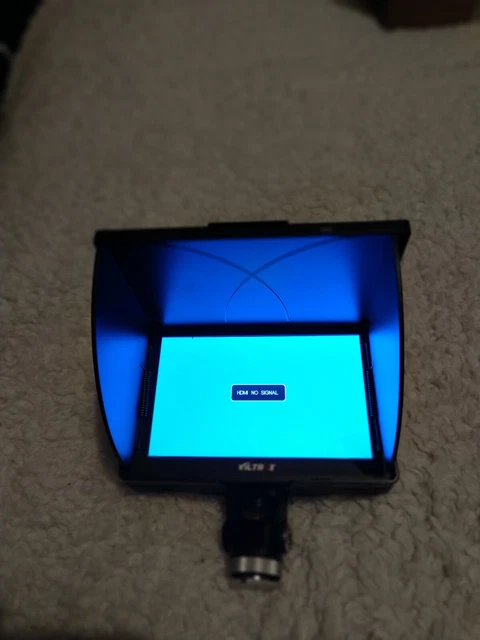 Viltrox DC-50 monitor,5 inch monitor,fits to camera hotshoe,has its own battery