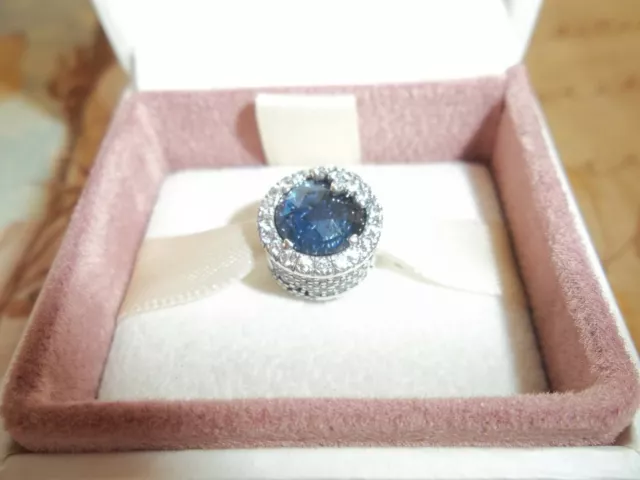 Blue dazzling snowflake charm sales