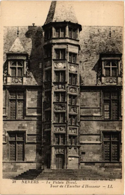 CPA NEVERS - Le Palais Ducal - Tour de l'Escalier d'Honneur (456498)