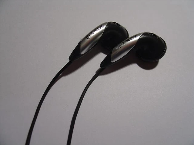 MDR E741 2.5MM MICRO plug Earphones for Sony MD CD cassette