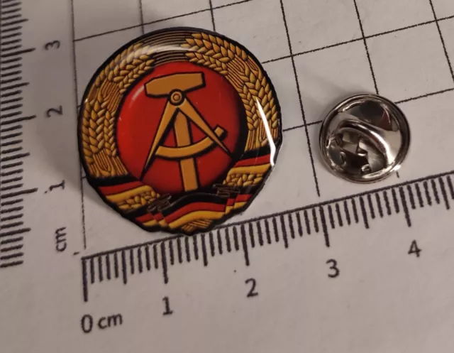 PIN/Anstecker DDR Deutsche Demokratische  Republik (Nostalgie) Alu, Epoxy