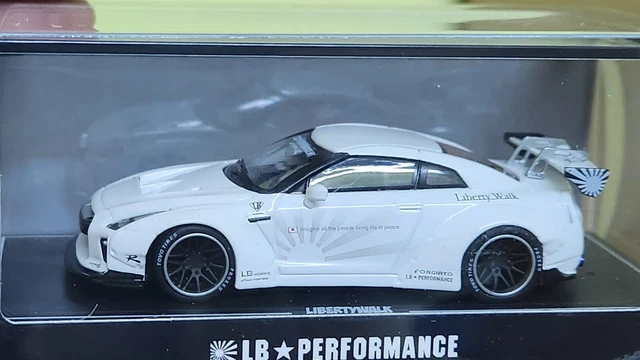 CCA Nissan GT-R (R35) 1:64 Scale ( White ) main image 1