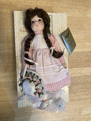 Rare Limited Edition of 2500 Seymour Mann Connoisseur Collection Porcelain Doll