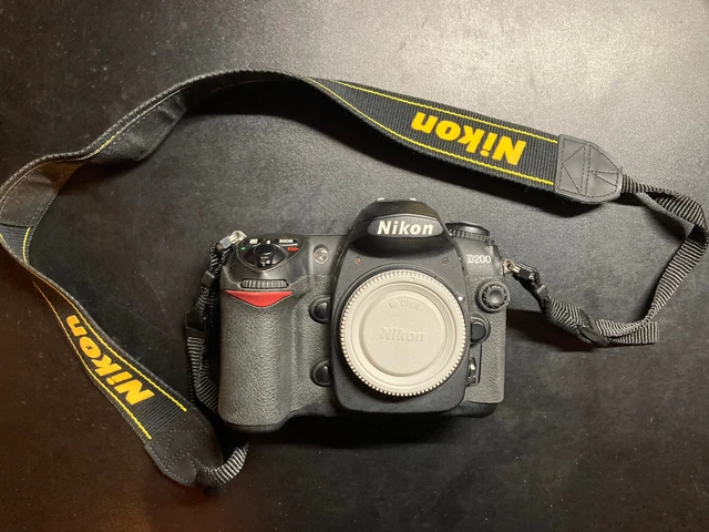 NIKON D200 Digital Camera Black Body Untested