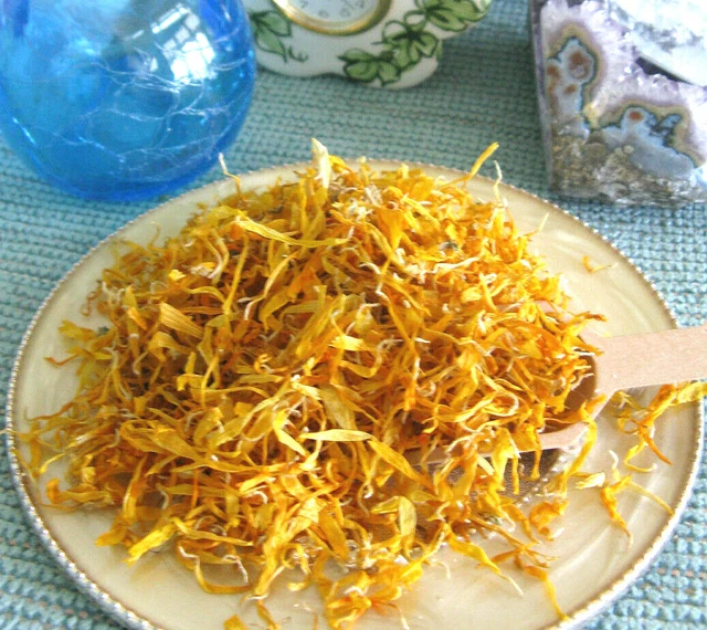 New Natural Dried Bright Yellow Marigold Calendula Flower Petals For Potpourri
