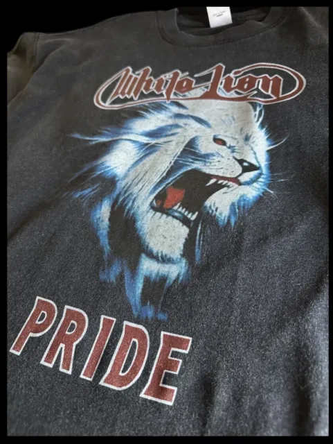 Vintage White Lion 80’ XL  T-Shirt