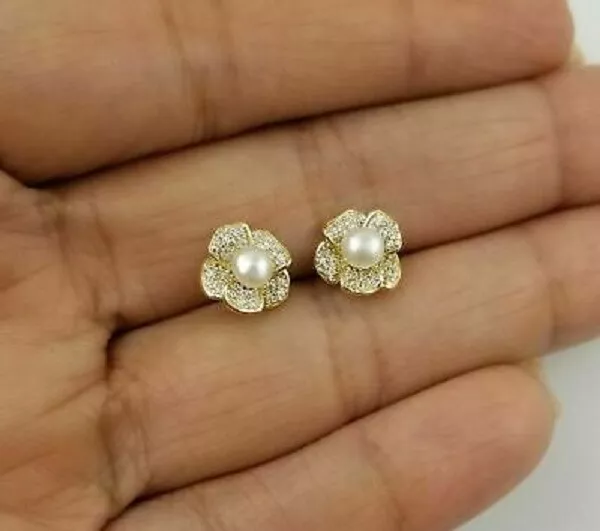 Beautiful 2Ct Round Cut Pearl Women Flower Stud Earrings 14K Yellow Gold Finish