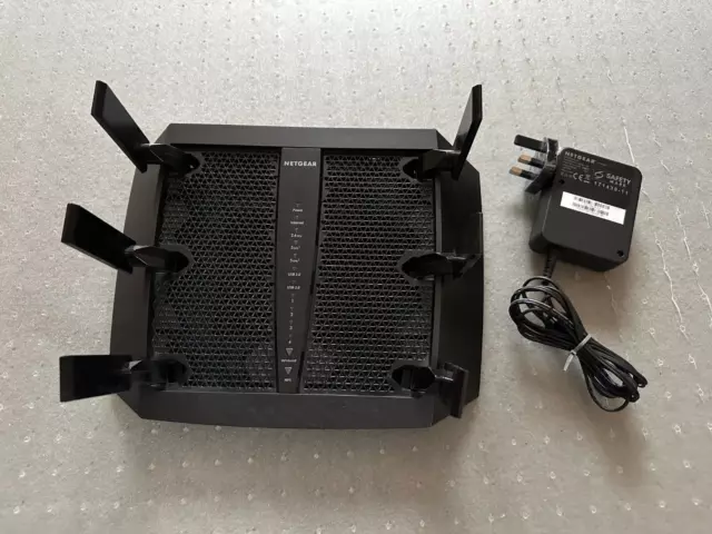 Netgear Nighthawk X6 AC3200 Smart Tri-Band WiFi Router R8000 Gigabit Black