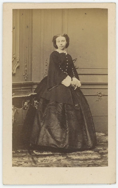 PHOTO photographie CDV, une jeune femme pose Ehertsen Épinal vers 1900