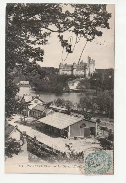 PIERREFONDS - Oise - CPA 60 - le Chateau - la Gare et l' Etang