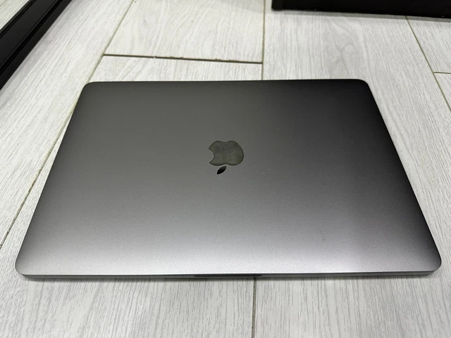 Apple MacBook Pro Retina 13.3" 2019 256GB SSD 16GB Ram 2.4GHz Core i5 Space Grey 3