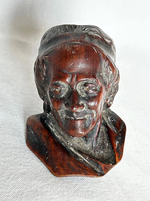 CANNE à jolie poignée en corne sculptée d'une
