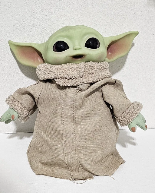 Star Wars Mandalorian Grogu Plüsch – Baby Yoda 20,3 Cm Im Winter-Outfit (Weihnachtsedition)