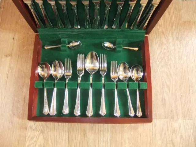 Vintage 60 Piece Canteen Of Oneida Silver Plated Cutlery 8 Place Settings 2