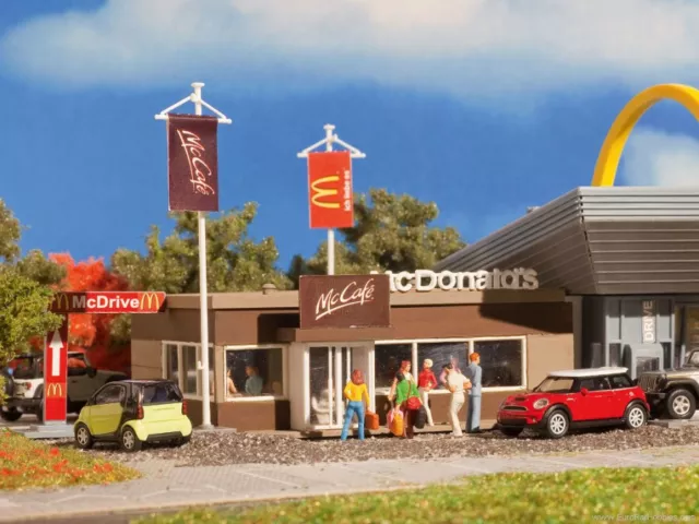 Vollmer 43636 McDonalds McCafe with Interior and Accessories Kit HO Scale