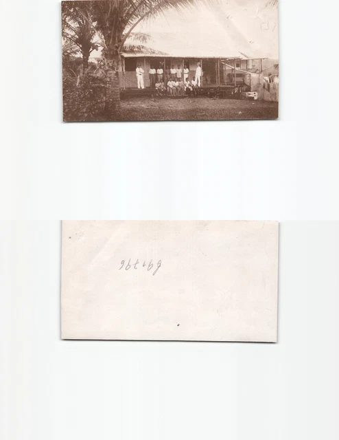 (b91796)   deutsche Südsee Eingeborene und Weiße auf der Veranda eines Haus
