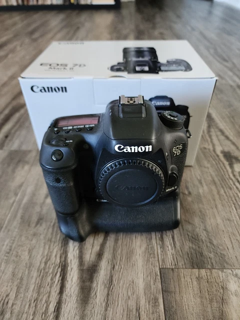 Canon EOS 7D Mark II 7DII 20.2MP Camera + BG-E16 Battery Grip