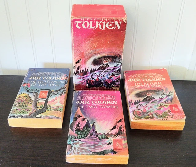 THE LORD OF The Rings Trilogy RED Box Set J.R.R. Tolkien Ballantine ...
