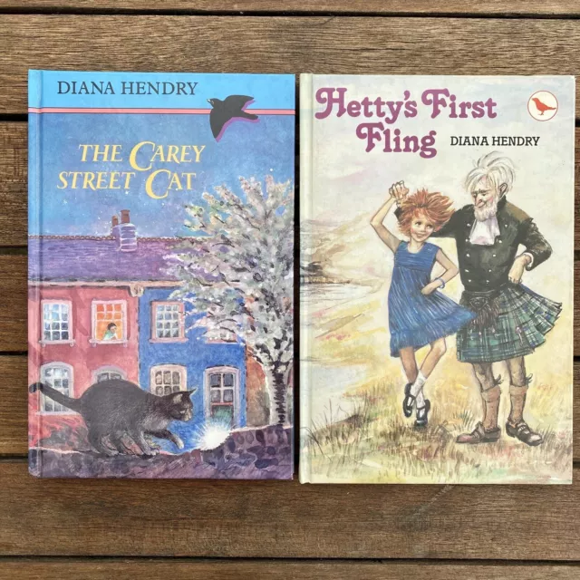 2 X SIGNED BOOKS BY DIANA HENDRY - Hetty's First Fling, The Carey Street Cat VGC