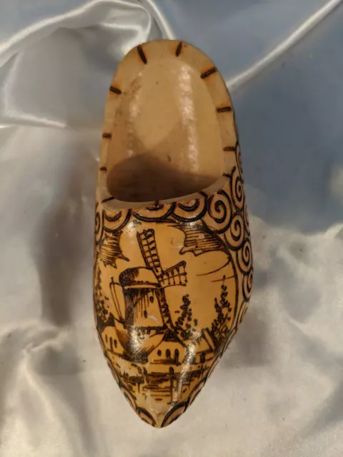 1 Vintage Hand Carved Painted Dutch Wooden Shoe Clogs Holland Windmill Wood Burn