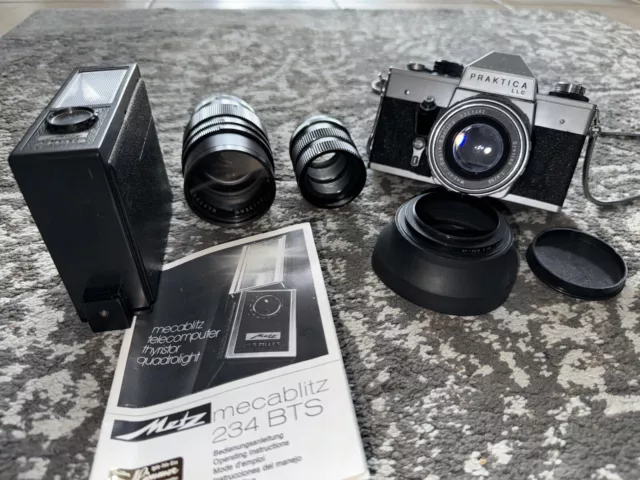 Pentacon Praktica LLC Analogkamera mit Zubehör und Objektiv