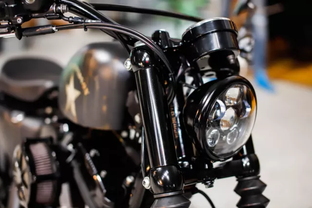 LED Scheinwerfer 7 Zoll mit Standlicht chrome Leuchtring für Harley Softail  Modelle