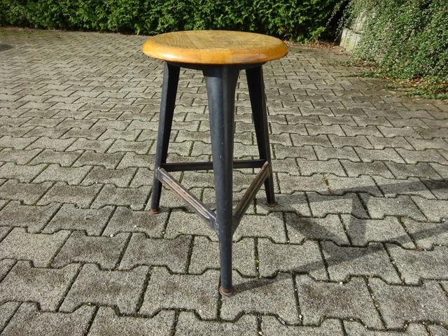 Alter Hocker Industriehocker ca. 60 cm