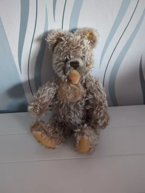 Steiff Teddybär Zotty mit Knopf und Fahne stehend ca. 40 cm