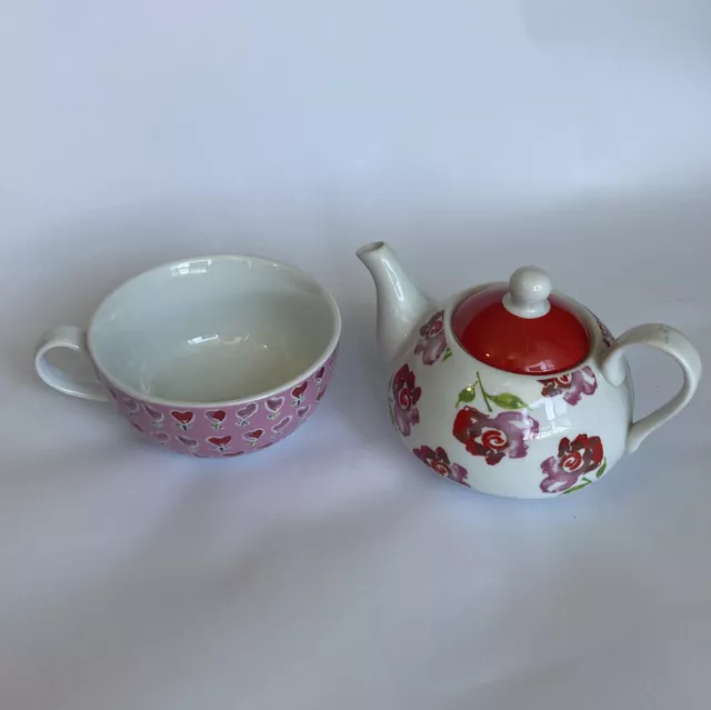 Rose quartz tea set - exquisite carving of a tea kettle and 4 tea cups
